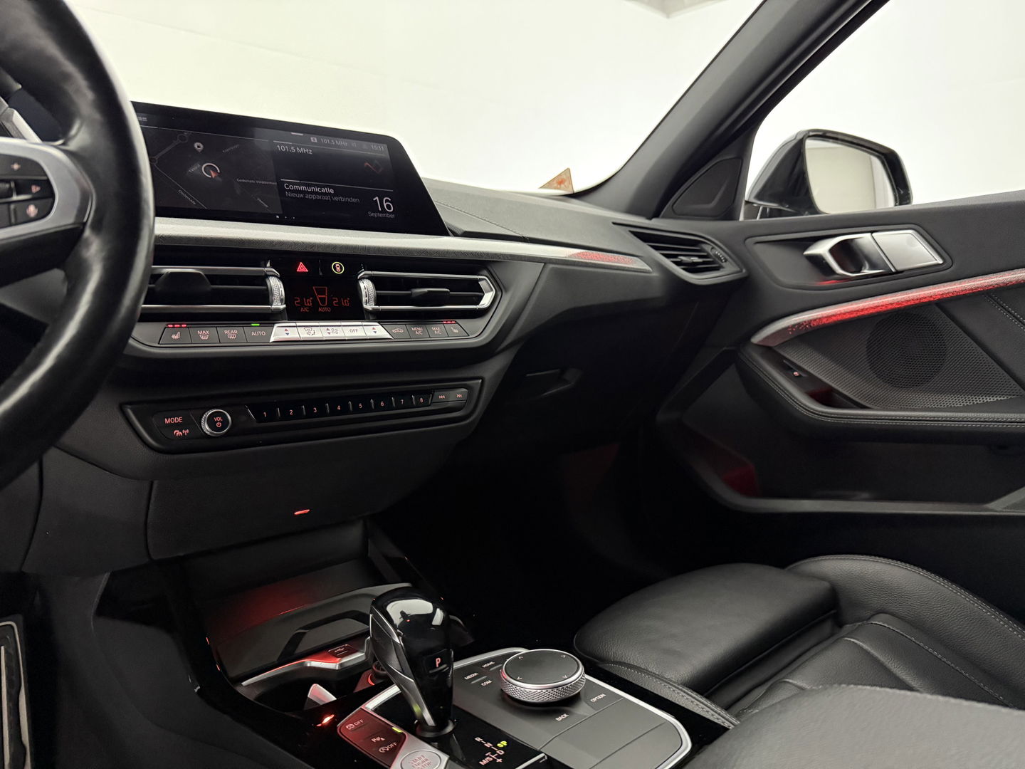 BMW 1-serie 118i M-Sport | Virtual | Camera | Kuipstoelen | LED | Carplay | Stoel/Stuurverw. | NAP
