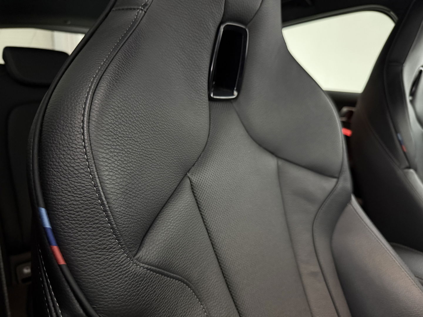 BMW 1-serie 118i M-Sport | Virtual | Camera | Kuipstoelen | LED | Carplay | Stoel/Stuurverw. | NAP