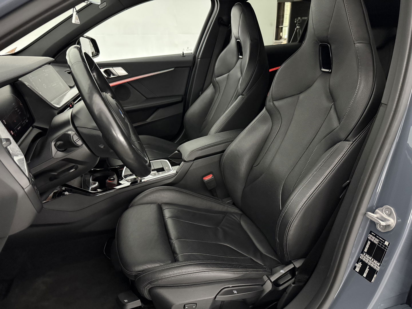 BMW 1-serie 118i M-Sport | Virtual | Camera | Kuipstoelen | LED | Carplay | Stoel/Stuurverw. | NAP