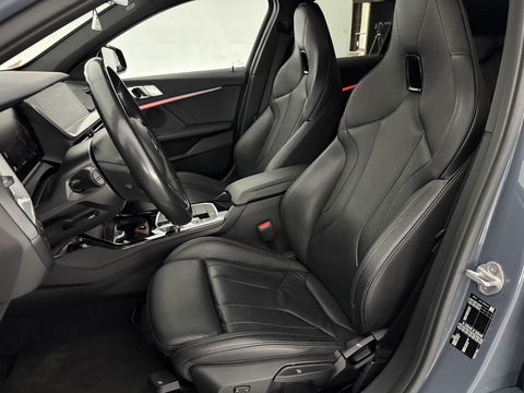 BMW 1-serie 118i M-Sport | Virtual | Camera | Kuipstoelen | LED | Carplay | Stoel/Stuurverw. | NAP