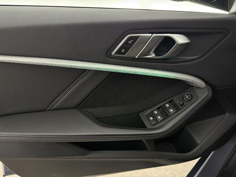 BMW 1-serie 118i M-Sport | Virtual | Camera | Kuipstoelen | LED | Carplay | Stoel/Stuurverw. | NAP