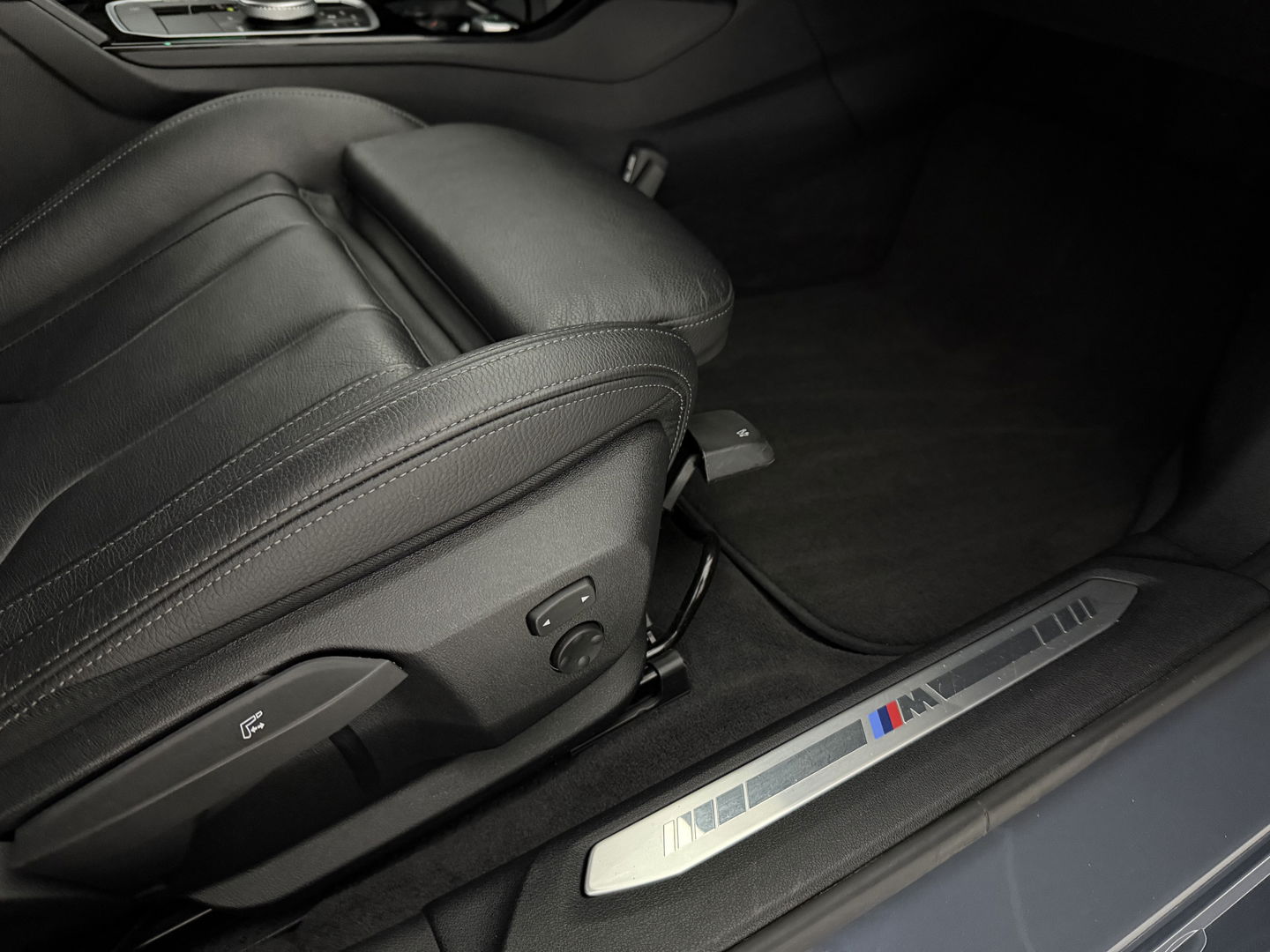 BMW 1-serie 118i M-Sport | Virtual | Camera | Kuipstoelen | LED | Carplay | Stoel/Stuurverw. | NAP