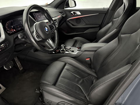 BMW 1-serie 118i M-Sport | Virtual | Camera | Kuipstoelen | LED | Carplay | Stoel/Stuurverw. | NAP