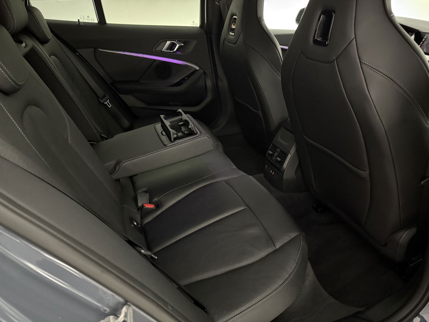 BMW 1-serie 118i M-Sport | Virtual | Camera | Kuipstoelen | LED | Carplay | Stoel/Stuurverw. | NAP