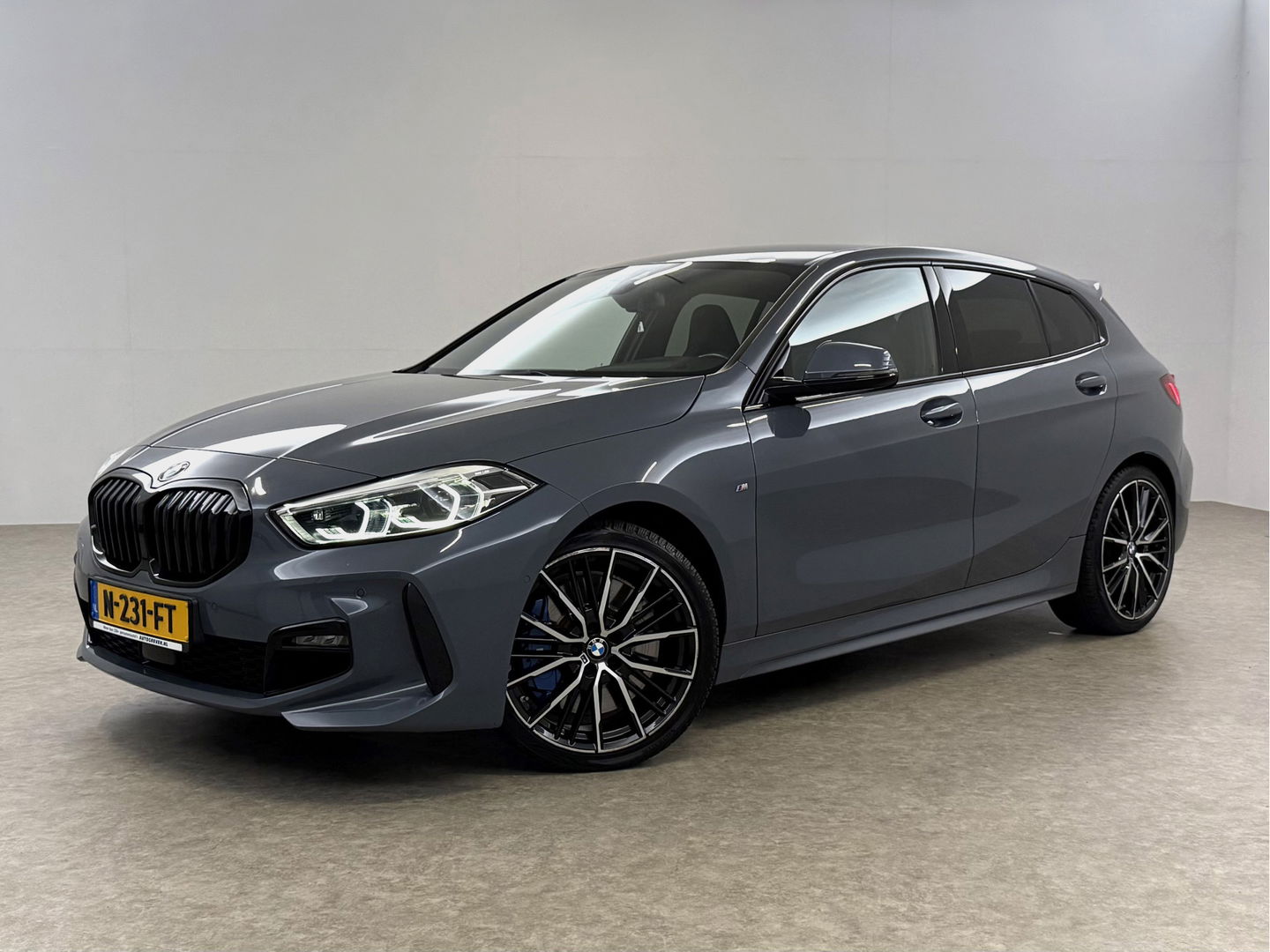 BMW 1-serie 118i M-Sport | Virtual | Camera | Kuipstoelen | LED | Carplay | Stoel/Stuurverw. | NAP