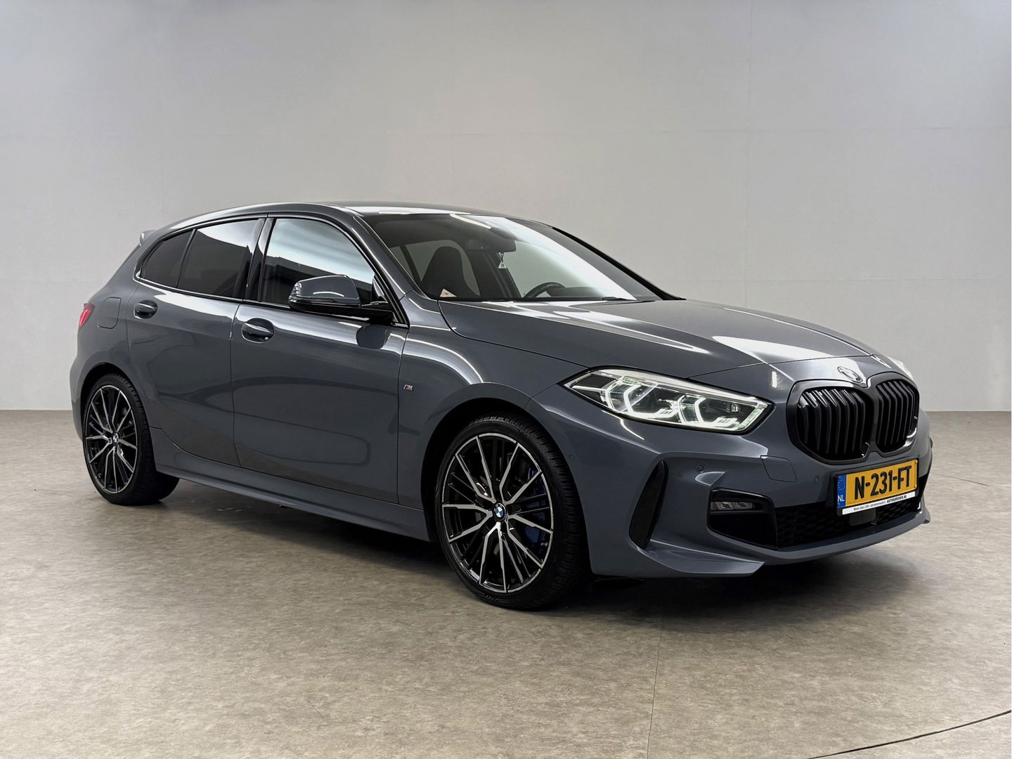 BMW 1-serie 118i M-Sport | Virtual | Camera | Kuipstoelen | LED | Carplay | Stoel/Stuurverw. | NAP