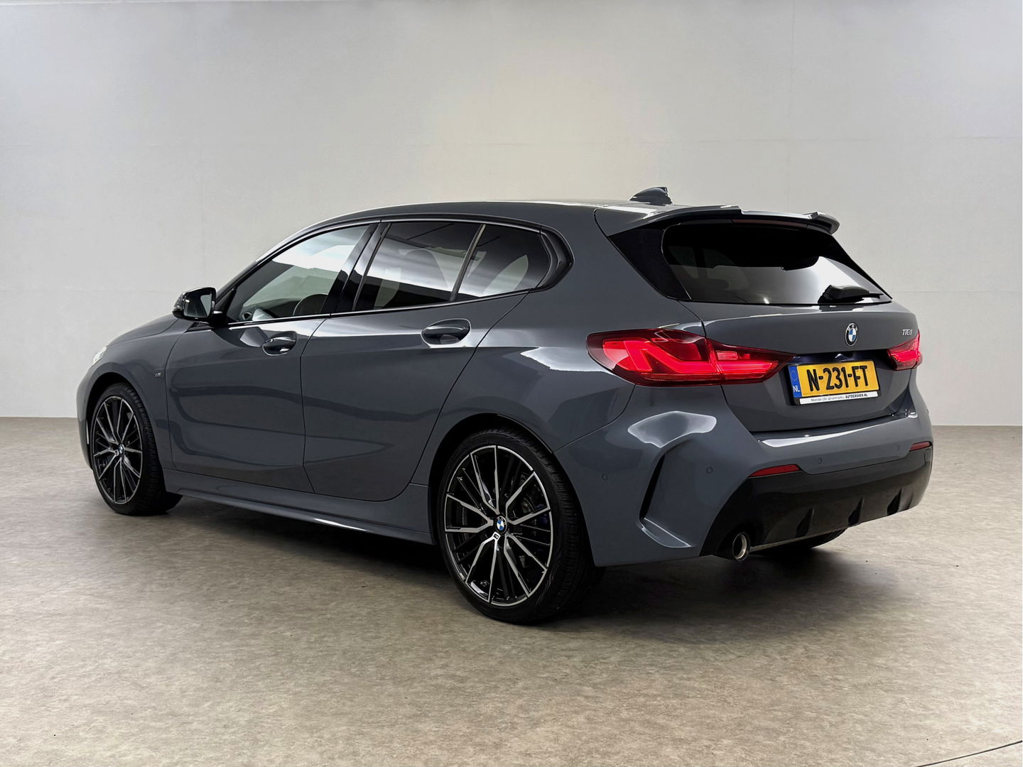 BMW 1-serie 118i M-Sport | Virtual | Camera | Kuipstoelen | LED | Carplay | Stoel/Stuurverw. | NAP