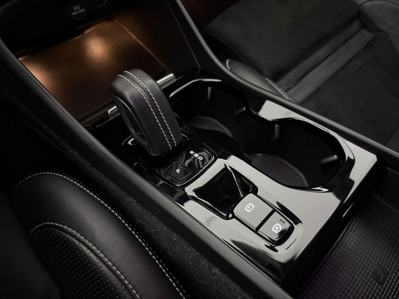 Volvo XC40 1.5 T5 PHEV 262PK Inscription | Pano | 360° | Sfeerverl. | Virtual | Adaptive Cruise | LED | Carplay