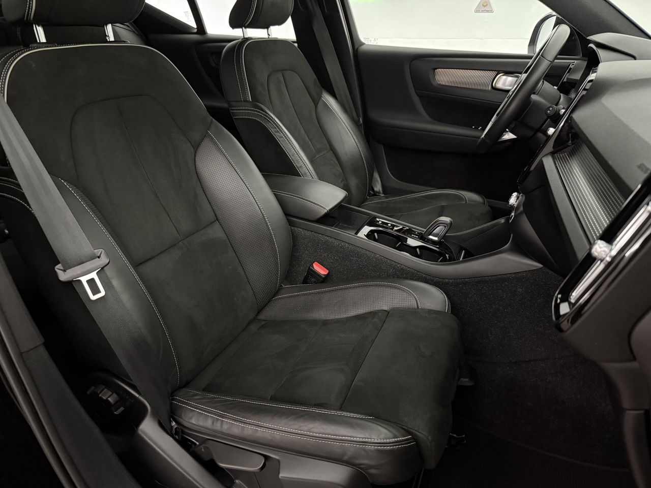 Volvo XC40 1.5 T5 PHEV 262PK Inscription | Pano | 360° | Sfeerverl. | Virtual | Adaptive Cruise | LED | Carplay