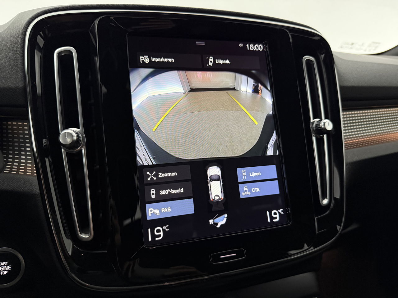 Volvo XC40 1.5 T5 PHEV 262PK Inscription | Pano | 360° | Sfeerverl. | Virtual | Adaptive Cruise | LED | Carplay