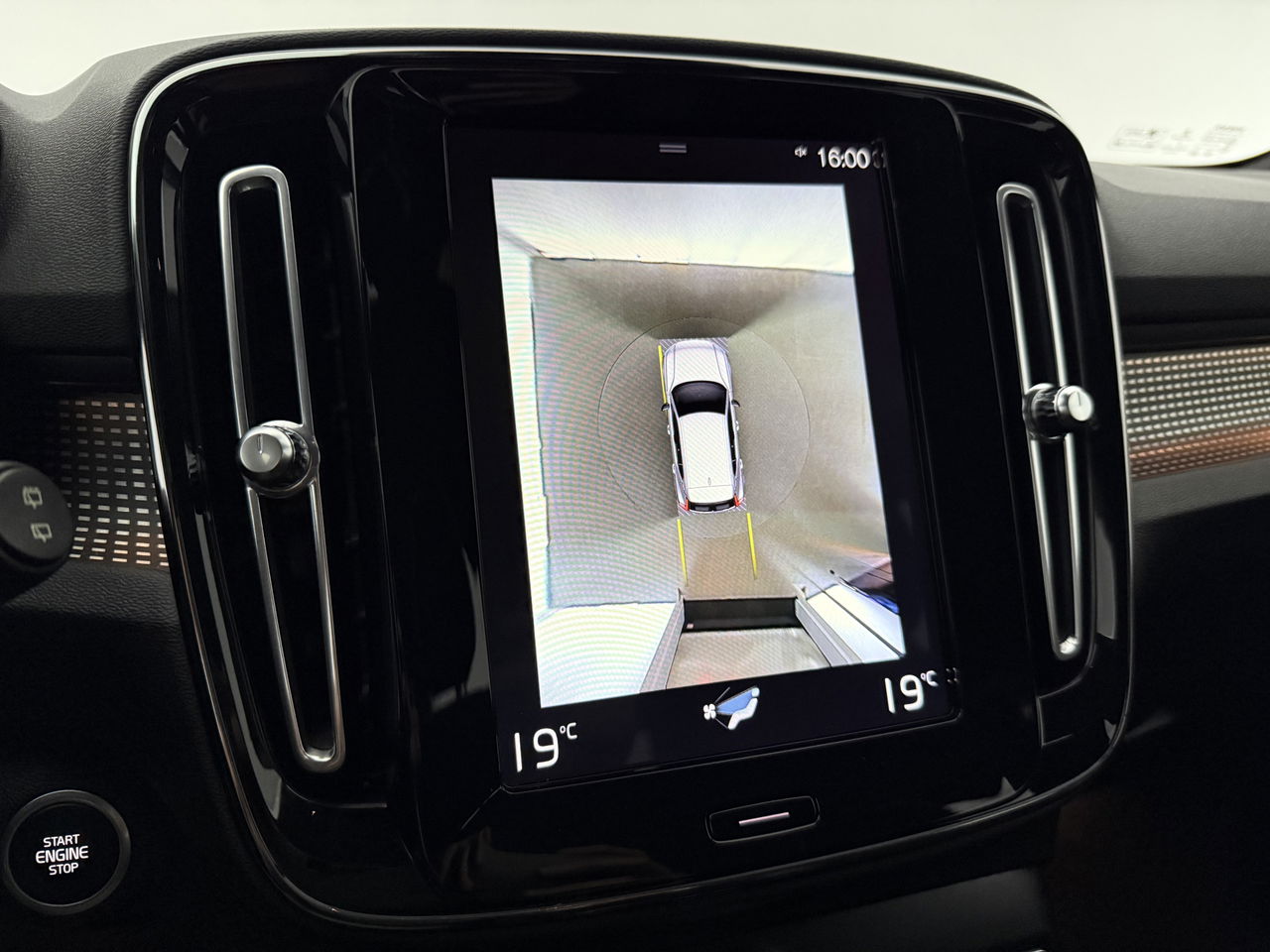 Volvo XC40 1.5 T5 PHEV 262PK Inscription | Pano | 360° | Sfeerverl. | Virtual | Adaptive Cruise | LED | Carplay