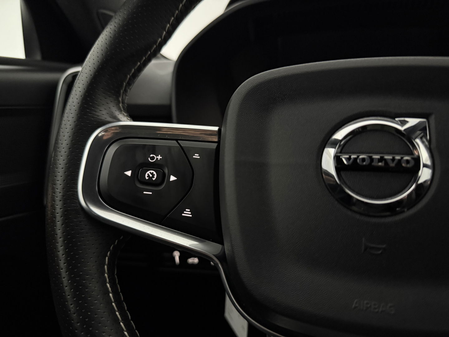 Volvo XC40 1.5 T5 Recharge Inscription | Pano | 360° | Sfeerverl. | Virtual | Dodehoek l Adaptive Cruise | LED | Carplay