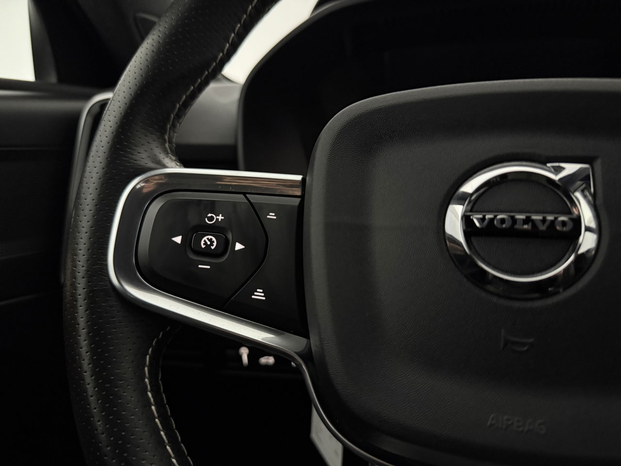 Volvo XC40 1.5 T5 PHEV 262PK Inscription | Pano | 360° | Sfeerverl. | Virtual | Adaptive Cruise | LED | Carplay