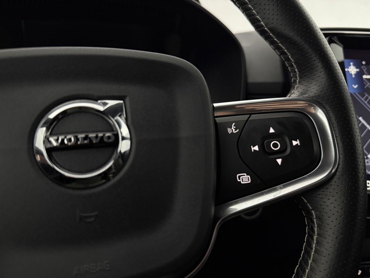 Volvo XC40 1.5 T5 PHEV 262PK Inscription | Pano | 360° | Sfeerverl. | Virtual | Adaptive Cruise | LED | Carplay