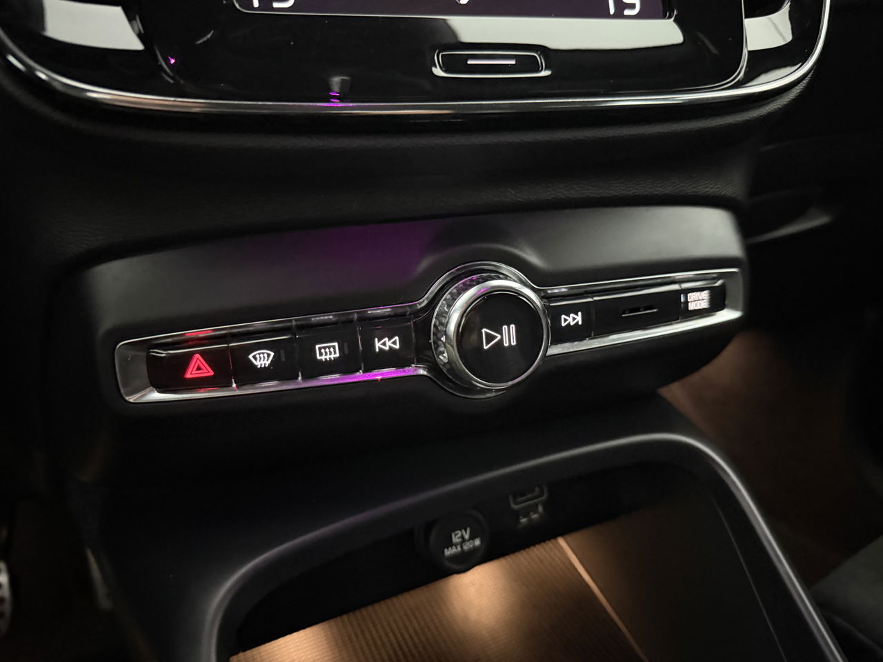 Volvo XC40 1.5 T5 PHEV 262PK Inscription | Pano | 360° | Sfeerverl. | Virtual | Adaptive Cruise | LED | Carplay