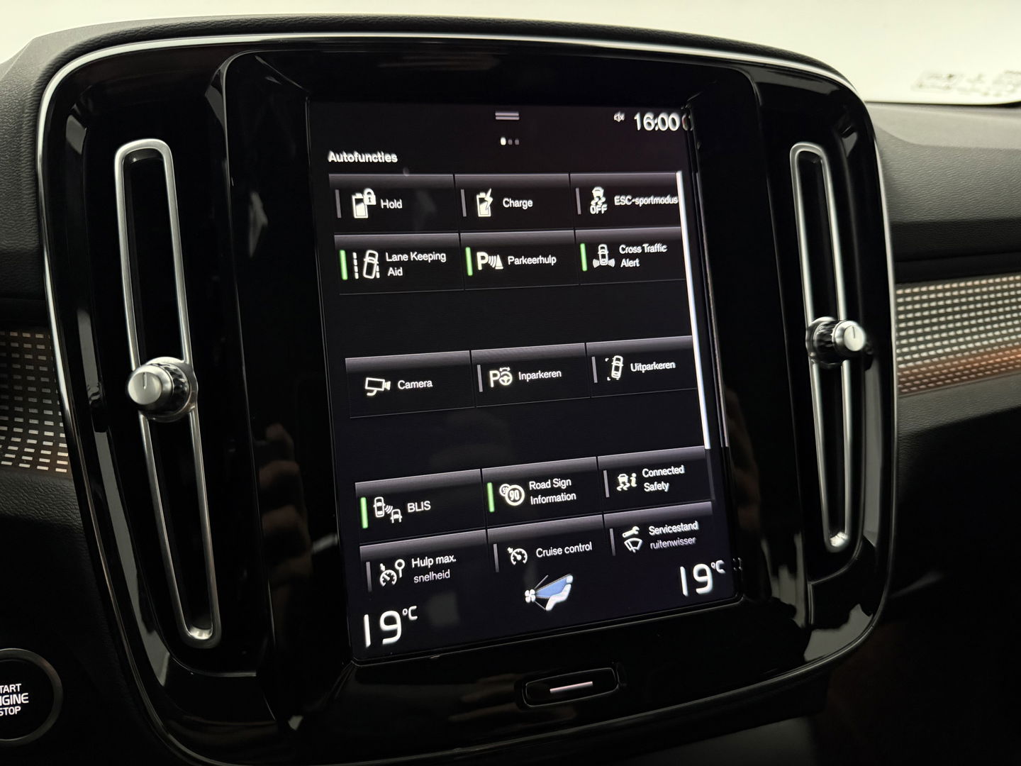 Volvo XC40 1.5 T5 Recharge Inscription | Pano | 360° | Sfeerverl. | Virtual | Dodehoek l Adaptive Cruise | LED | Carplay