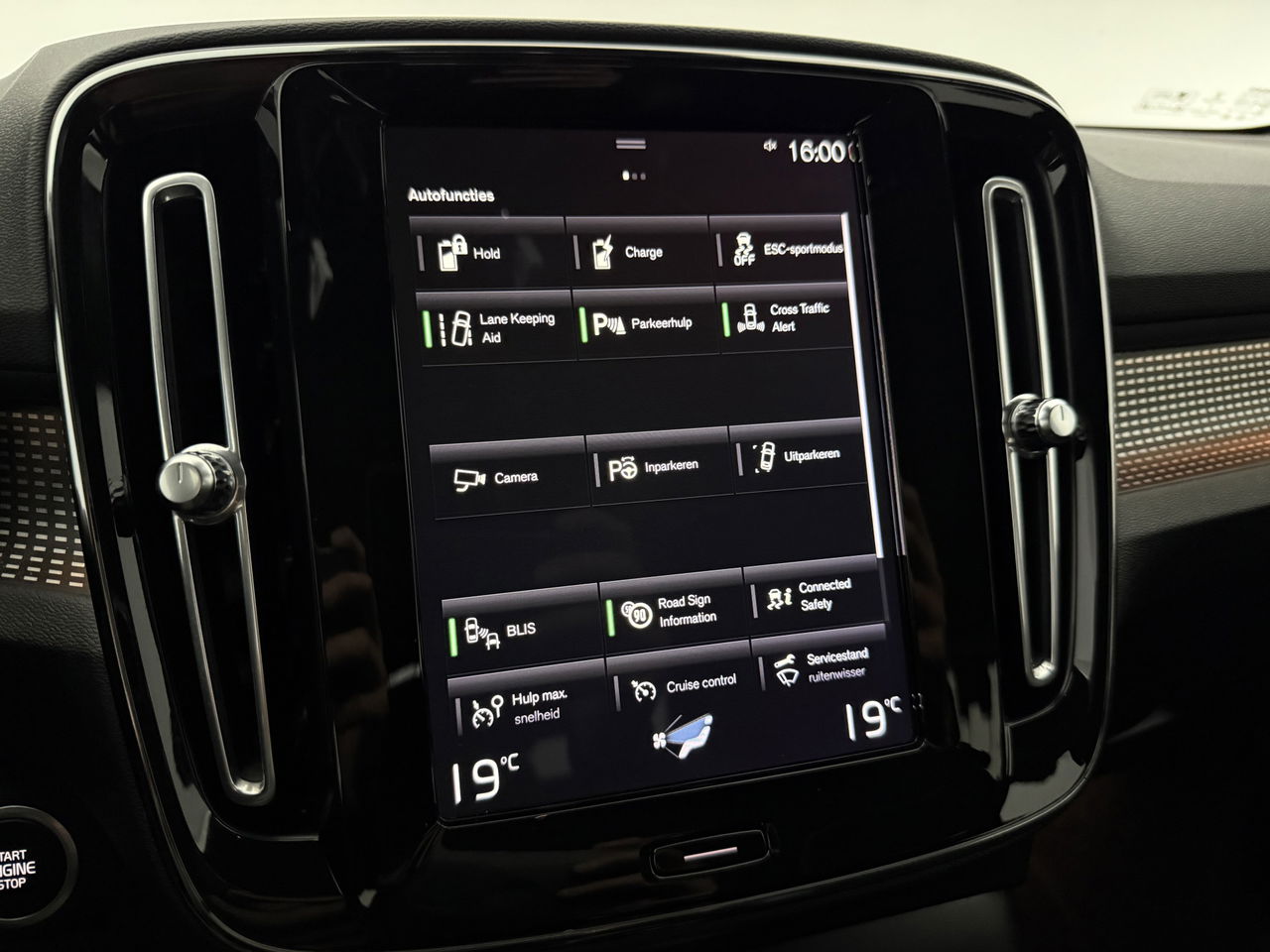 Volvo XC40 1.5 T5 PHEV 262PK Inscription | Pano | 360° | Sfeerverl. | Virtual | Adaptive Cruise | LED | Carplay