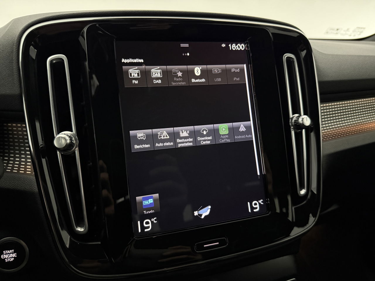 Volvo XC40 1.5 T5 PHEV 262PK Inscription | Pano | 360° | Sfeerverl. | Virtual | Adaptive Cruise | LED | Carplay