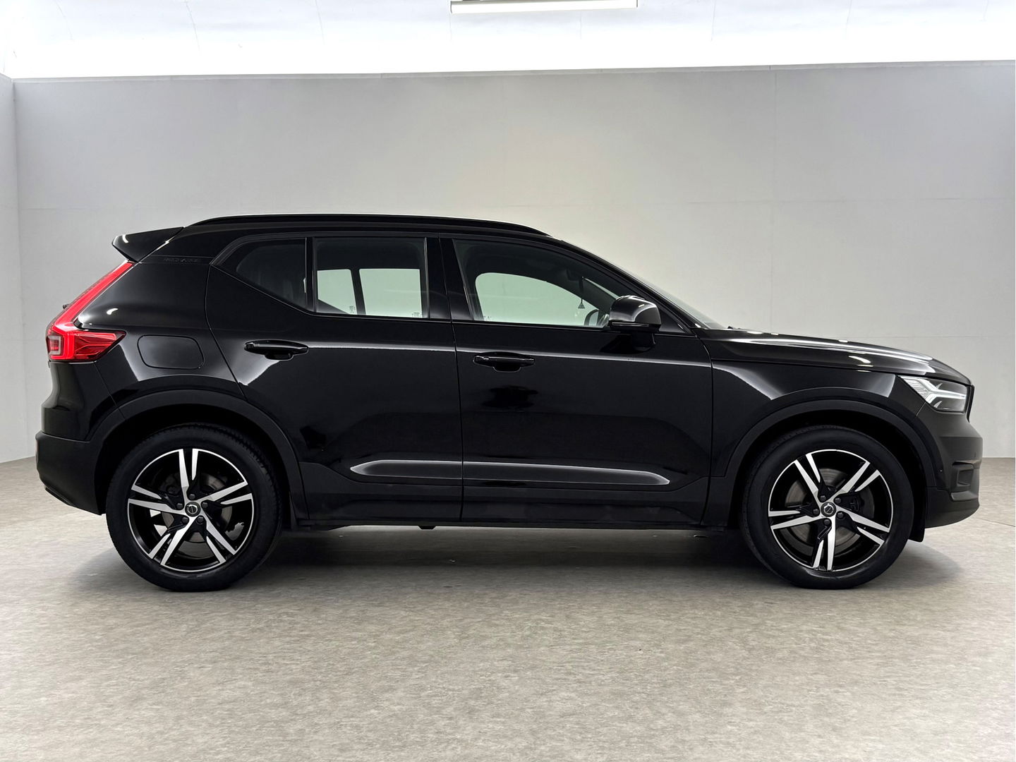 Volvo XC40 1.5 T5 Recharge Inscription | Pano | 360° | Sfeerverl. | Virtual | Dodehoek l Adaptive Cruise | LED | Carplay