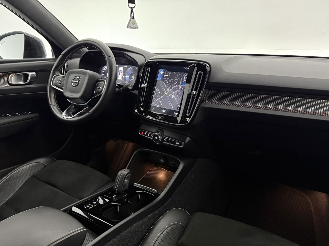 Volvo XC40 1.5 T5 PHEV 262PK Inscription | Pano | 360° | Sfeerverl. | Virtual | Adaptive Cruise | LED | Carplay