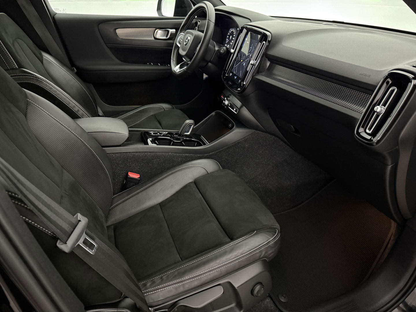 Volvo XC40 1.5 T5 Recharge Inscription | Pano | 360° | Sfeerverl. | Virtual | Dodehoek l Adaptive Cruise | LED | Carplay