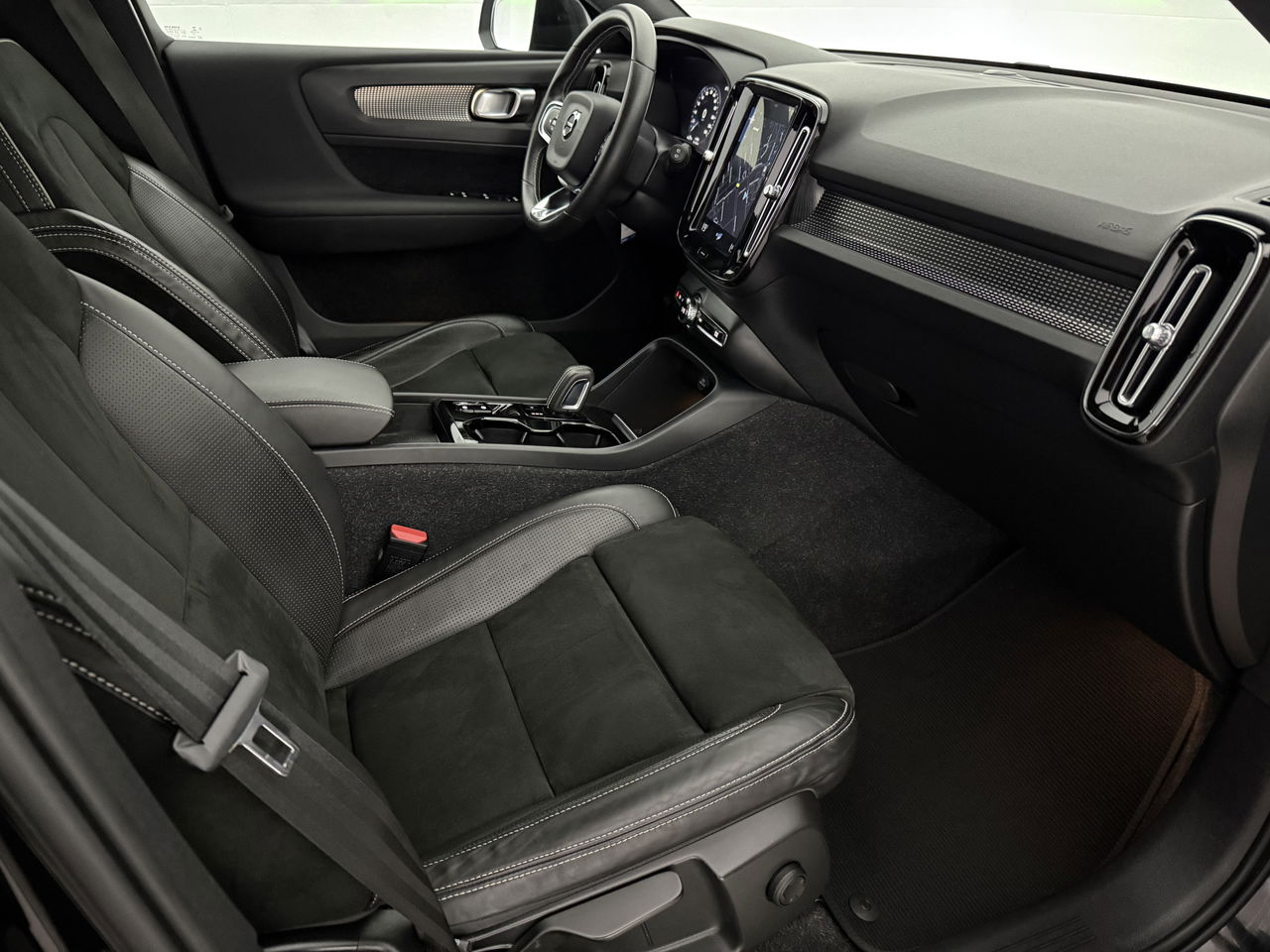 Volvo XC40 1.5 T5 PHEV 262PK Inscription | Pano | 360° | Sfeerverl. | Virtual | Adaptive Cruise | LED | Carplay