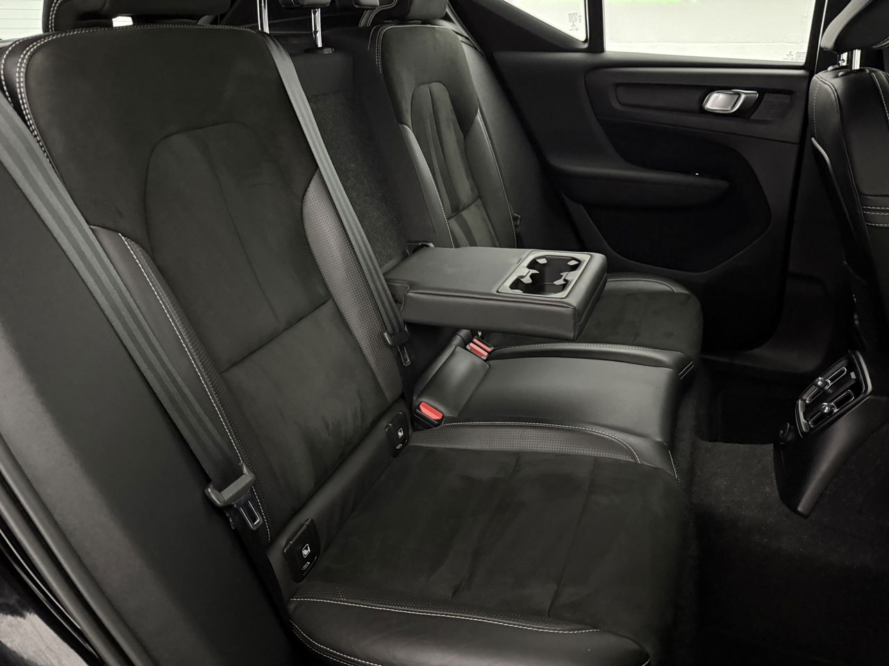 Volvo XC40 1.5 T5 PHEV 262PK Inscription | Pano | 360° | Sfeerverl. | Virtual | Adaptive Cruise | LED | Carplay