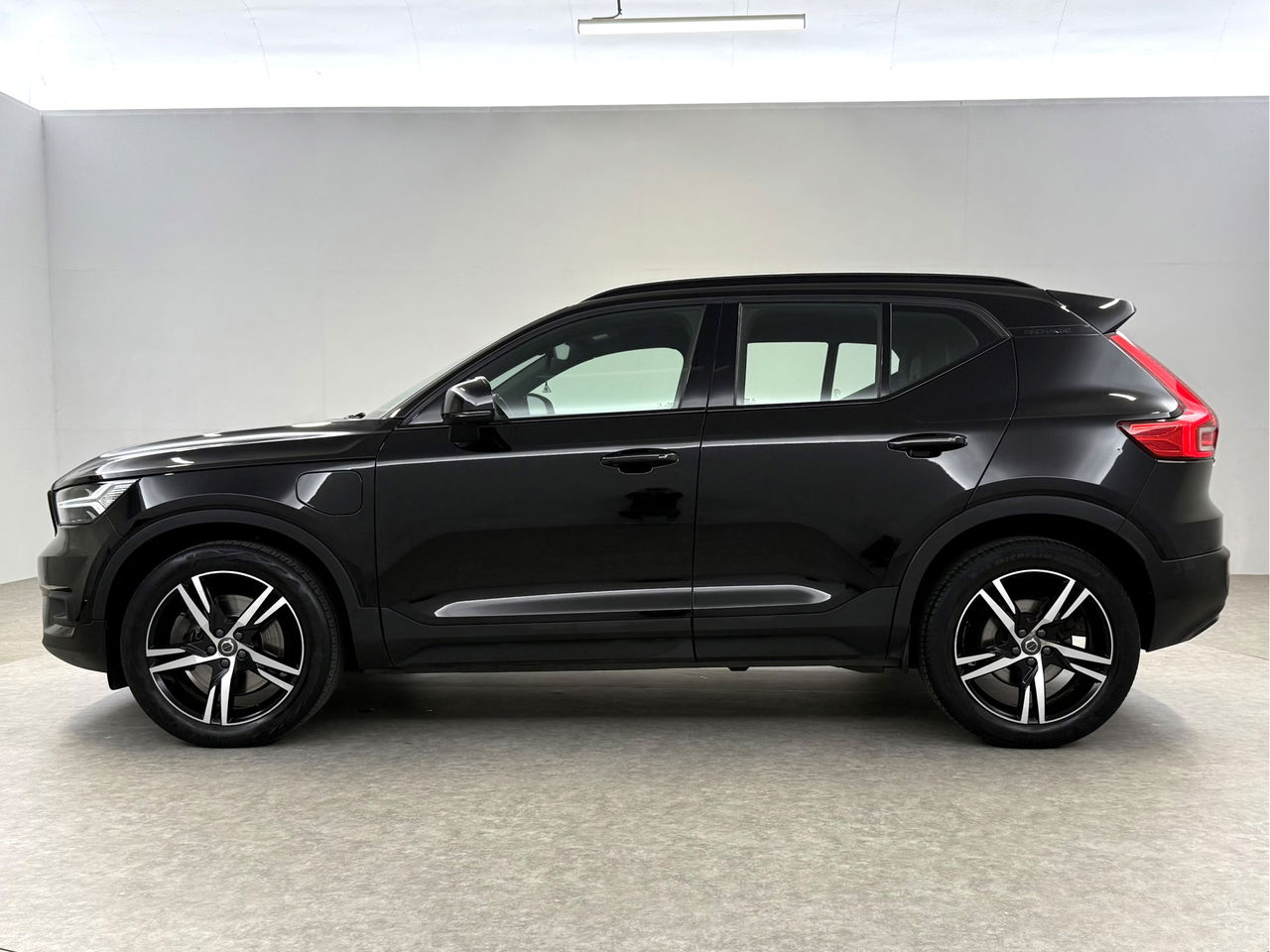 Volvo XC40 1.5 T5 PHEV 262PK Inscription | Pano | 360° | Sfeerverl. | Virtual | Adaptive Cruise | LED | Carplay