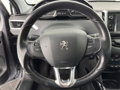Peugeot 2008 1.2 PureTech Allure Aut. *PANO | LEATHER-FABRIC | HEATED-SPORTSEATS | CARPLAY | ECC | CAMERA | PRIVACY-GLASS | PDC | CRUISE | 16''ALU*