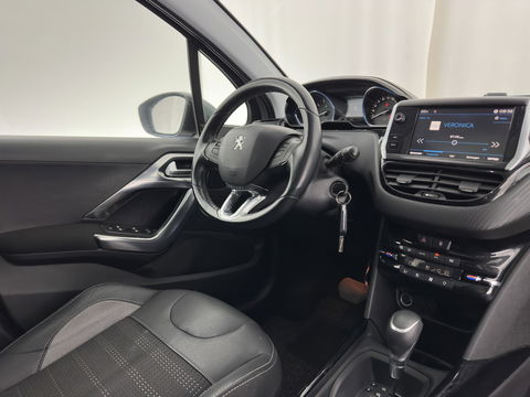 Peugeot 2008 1.2 PureTech Allure Aut. *PANO | LEATHER-FABRIC | HEATED-SPORTSEATS | CARPLAY | ECC | CAMERA | PRIVACY-GLASS | PDC | CRUISE | 16''ALU*