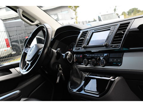 Volkswagen Transporter Caravelle 2.0 TDI L2H1 Highline Adaptieve Cruise, Camera, 2 x Schuifdeur, 204pk, 8 personen, NAVI, Clima, Stoelverwarming, Uniek!