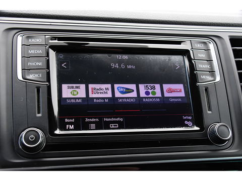 Volkswagen Transporter Caravelle 2.0 TDI L2H1 Highline Adaptieve Cruise, Camera, 2 x Schuifdeur, 204pk, 8 personen, NAVI, Clima, Stoelverwarming, Uniek!