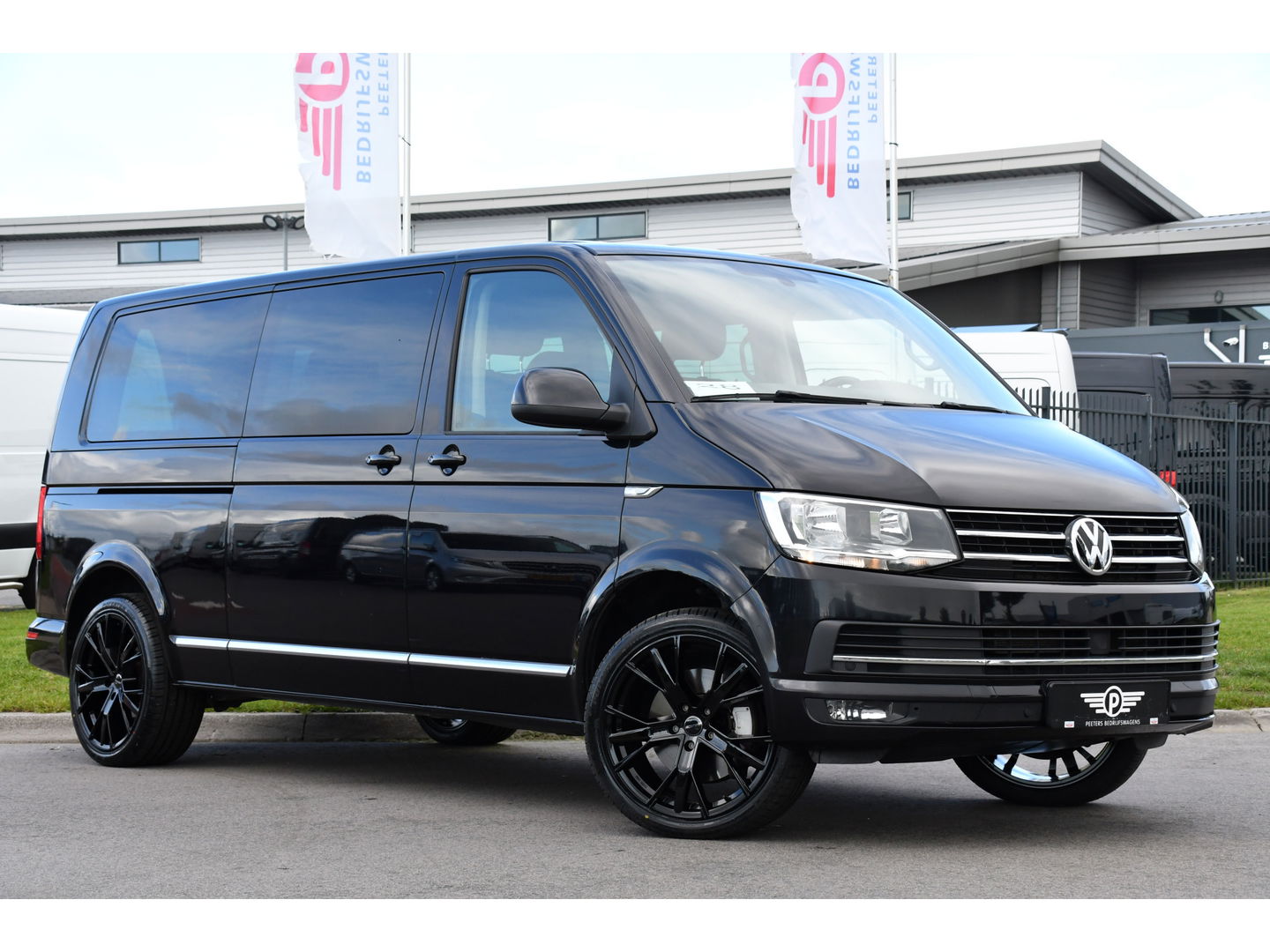 Volkswagen Transporter Caravelle 2.0 TDI L2H1 Highline Adaptieve Cruise, Camera, 2 x Schuifdeur, 204pk, 8 personen, NAVI, Clima, Stoelverwarming, Uniek!