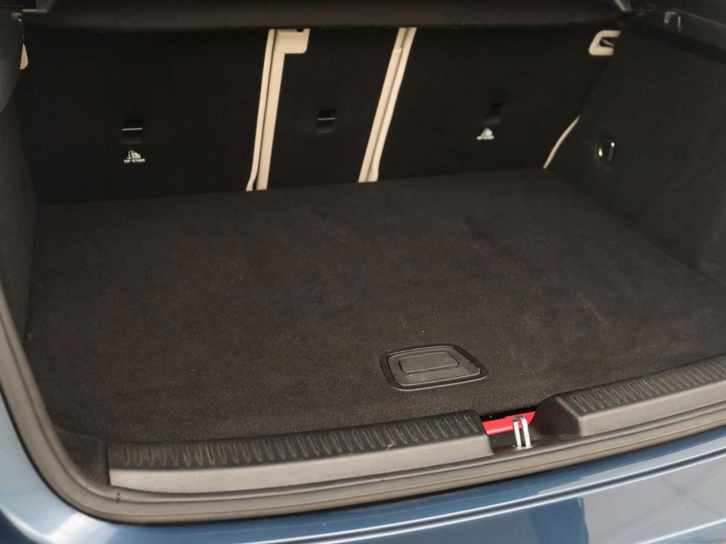 Mercedes-Benz A-Klasse 250e Business Solution Luxury | Panoramadak | Leder | Stoelverwarming | Memory | Keyless | Carplay | Sfeerverlichting | PHEV | Plug In