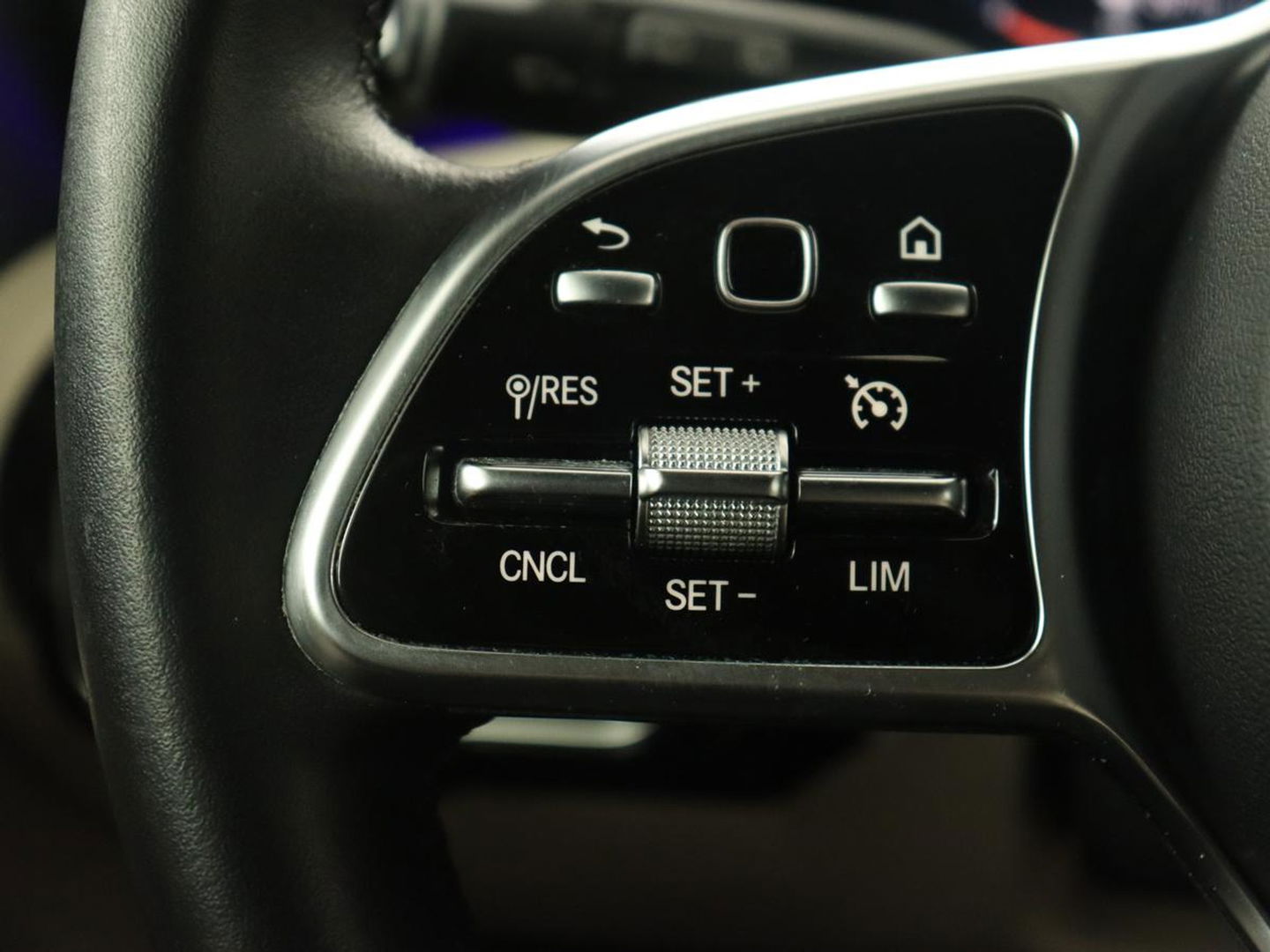 Mercedes-Benz A-Klasse 250e Business Solution Luxury | Panoramadak | Leder | Stoelverwarming | Memory | Keyless | Carplay | Sfeerverlichting | PHEV | Plug In