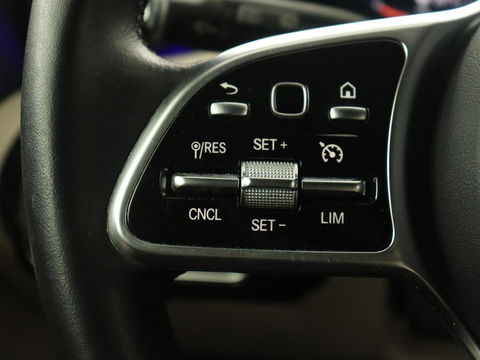 Mercedes-Benz A-Klasse 250e Business Solution Luxury | Panoramadak | Leder | Stoelverwarming | Memory | Keyless | Carplay | Sfeerverlichting | PHEV | Plug In