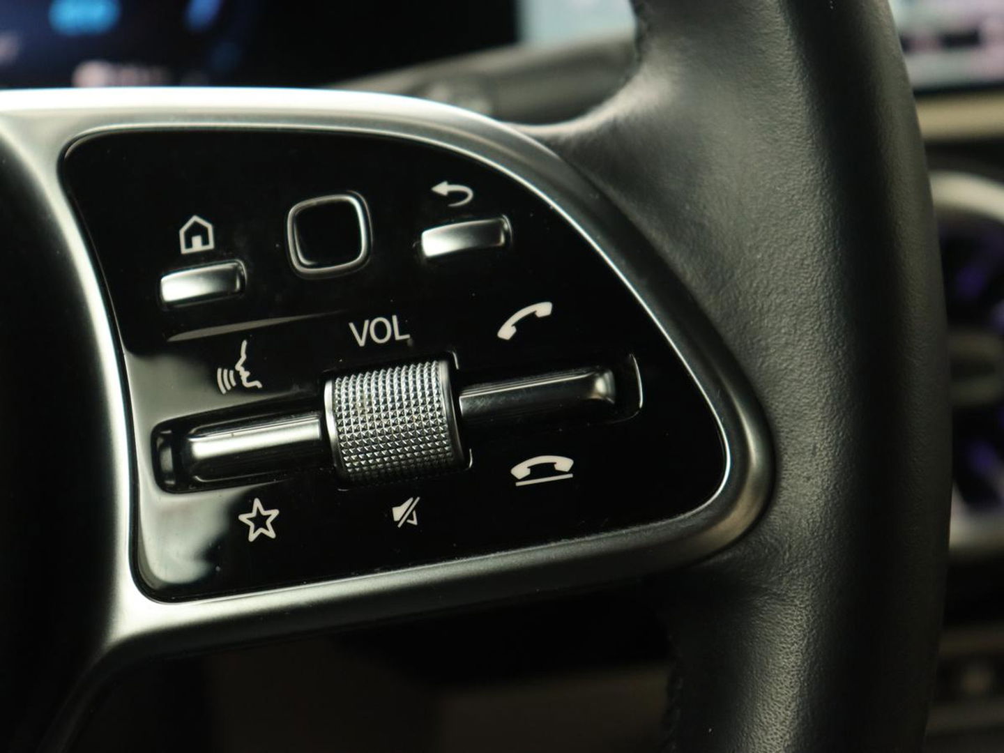 Mercedes-Benz A-Klasse 250e Business Solution Luxury | Panoramadak | Leder | Stoelverwarming | Memory | Keyless | Carplay | Sfeerverlichting | PHEV | Plug In