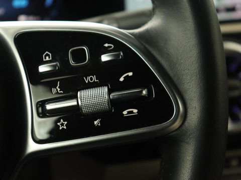 Mercedes-Benz A-Klasse 250e Business Solution Luxury | Panoramadak | Leder | Stoelverwarming | Memory | Keyless | Carplay | Sfeerverlichting | PHEV | Plug In