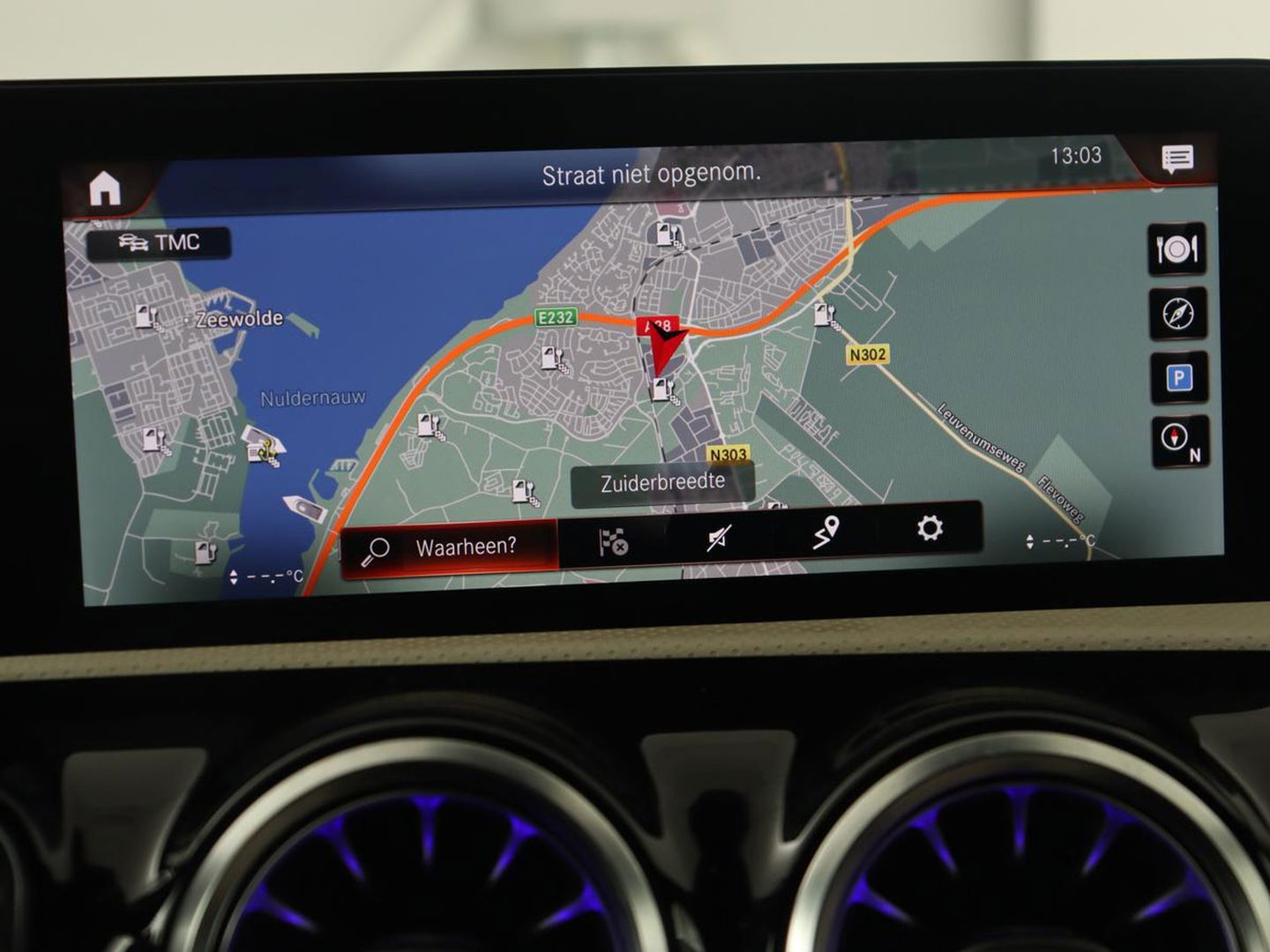 Mercedes-Benz A-Klasse 250e Business Solution Luxury | Panoramadak | Leder | Stoelverwarming | Memory | Keyless | Carplay | Sfeerverlichting | PHEV | Plug In