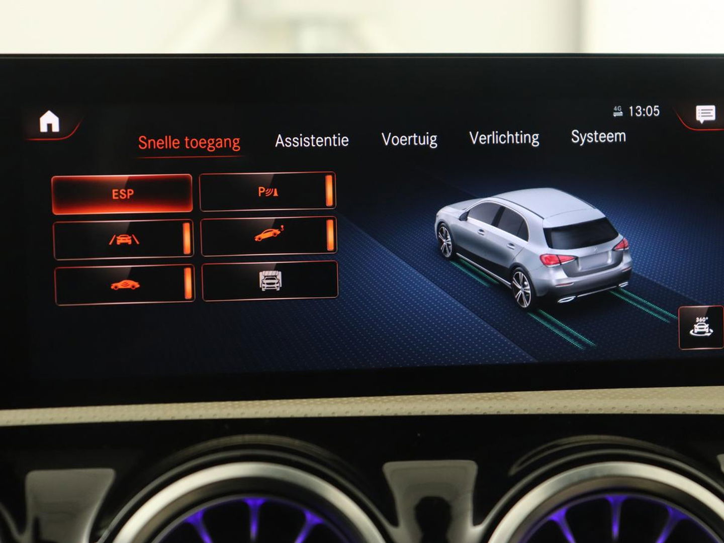 Mercedes-Benz A-Klasse 250e Business Solution Luxury | Panoramadak | Leder | Stoelverwarming | Memory | Keyless | Carplay | Sfeerverlichting | PHEV | Plug In