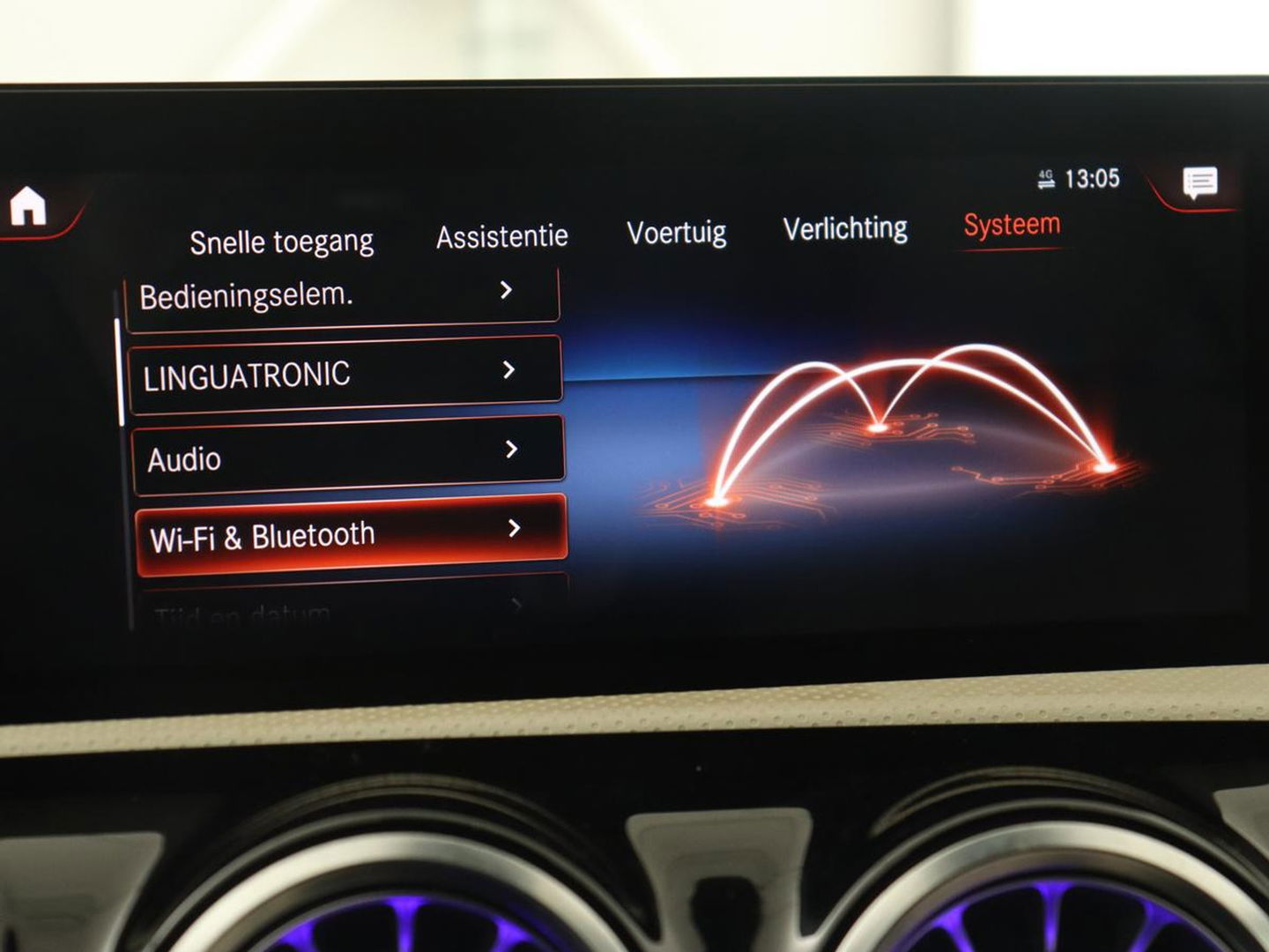 Mercedes-Benz A-Klasse 250e Business Solution Luxury | Panoramadak | Leder | Stoelverwarming | Memory | Keyless | Carplay | Sfeerverlichting | PHEV | Plug In