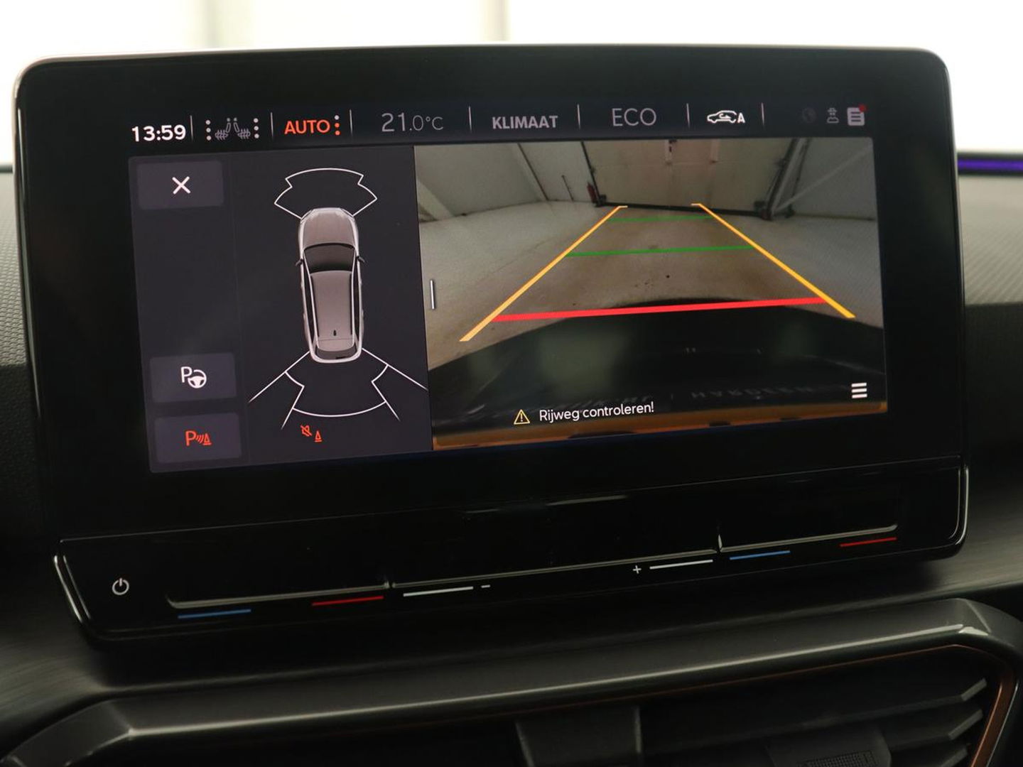 CUPRA Leon 1.4 e-Hybrid VZ | 245pk | Stoel & stuurverwarming | Adaptive cruise | Camera | Carplay | Navigatie | 19'' lichtmetalen velgen | Digital Cockpit | Sportstoelen | PHEV | Plug In