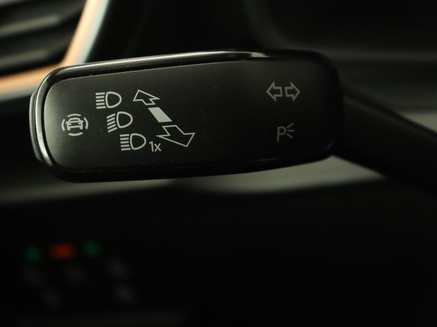 CUPRA Leon 1.4 e-Hybrid VZ | 245pk | Stoel & stuurverwarming | Adaptive cruise | Camera | Carplay | Navigatie | 19'' lichtmetalen velgen | Digital Cockpit | Sportstoelen | PHEV | Plug In