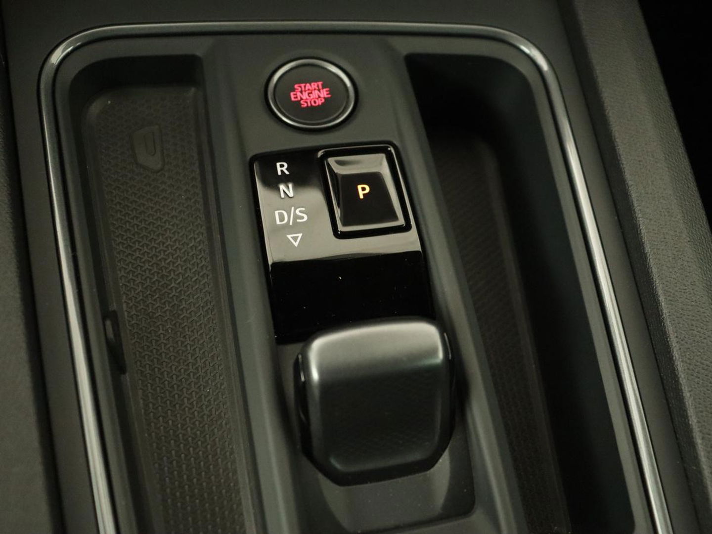 CUPRA Leon 1.4 e-Hybrid VZ | 245pk | Stoel & stuurverwarming | Adaptive cruise | Camera | Carplay | Navigatie | 19'' lichtmetalen velgen | Digital Cockpit | Sportstoelen | PHEV | Plug In