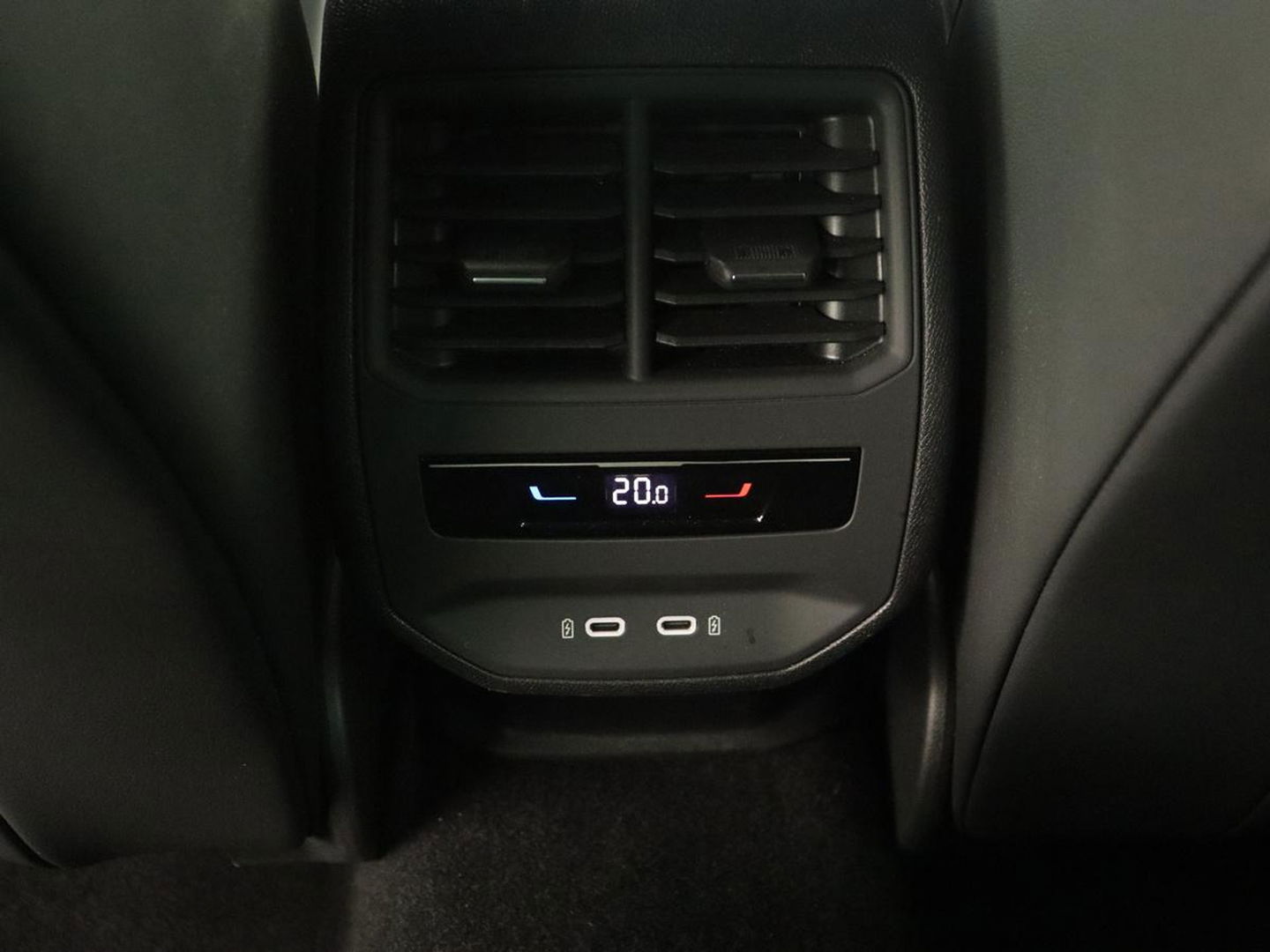 CUPRA Leon 1.4 e-Hybrid VZ | 245pk | Stoel & stuurverwarming | Adaptive cruise | Camera | Carplay | Navigatie | 19'' lichtmetalen velgen | Digital Cockpit | Sportstoelen | PHEV | Plug In
