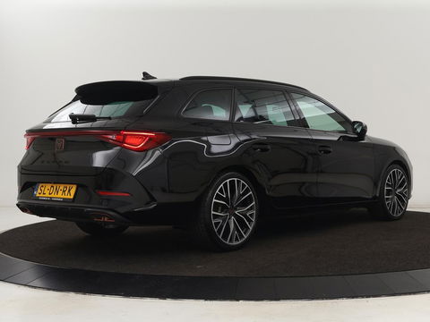 CUPRA Leon 1.4 e-Hybrid VZ | 245pk | Stoel & stuurverwarming | Adaptive cruise | Camera | Carplay | Navigatie | 19'' lichtmetalen velgen | Digital Cockpit | Sportstoelen | PHEV | Plug In