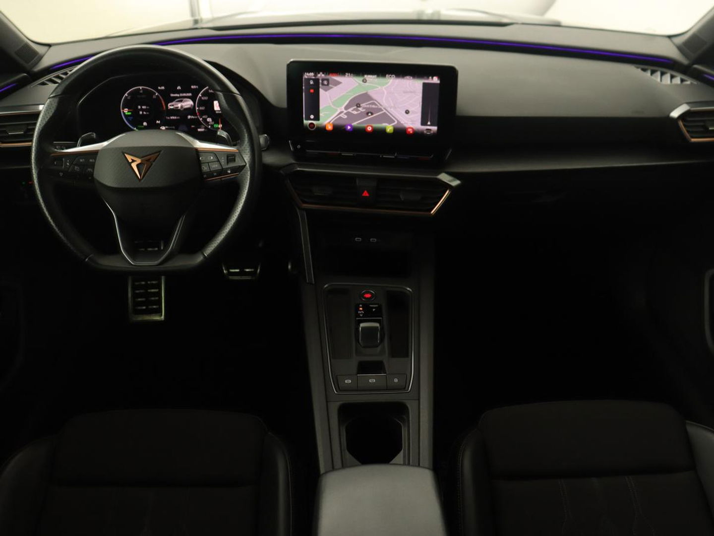 CUPRA Leon 1.4 e-Hybrid VZ | 245pk | Stoel & stuurverwarming | Adaptive cruise | Camera | Carplay | Navigatie | 19'' lichtmetalen velgen | Digital Cockpit | Sportstoelen | PHEV | Plug In