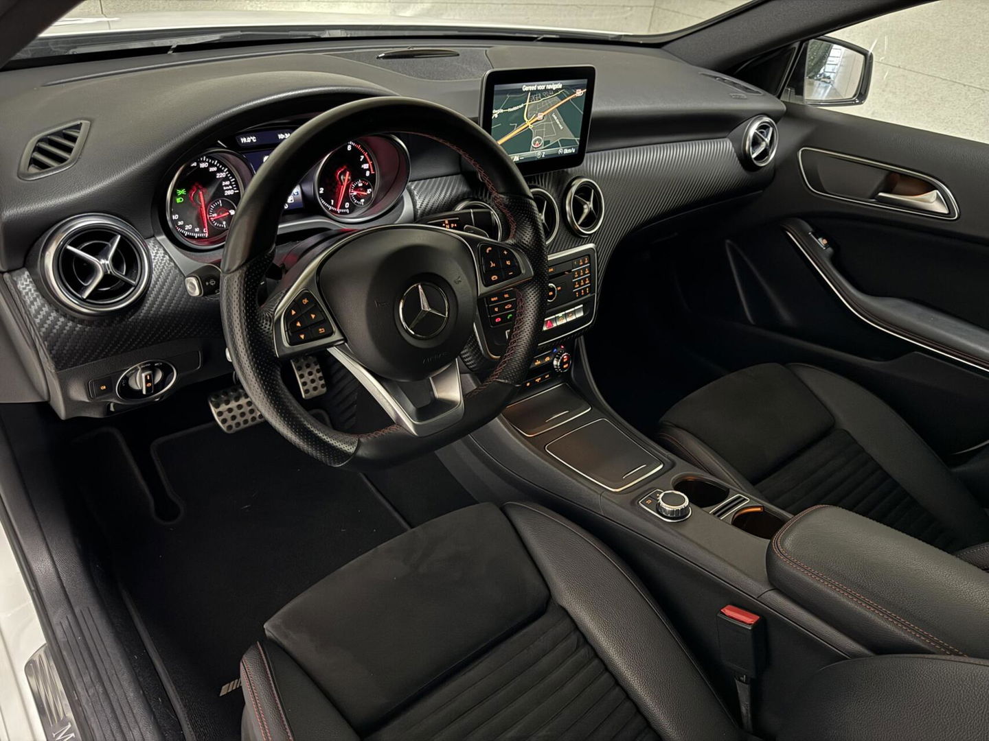 Mercedes-Benz A-Klasse 200 AMG Night Pano Navi Cruise Camera NAP