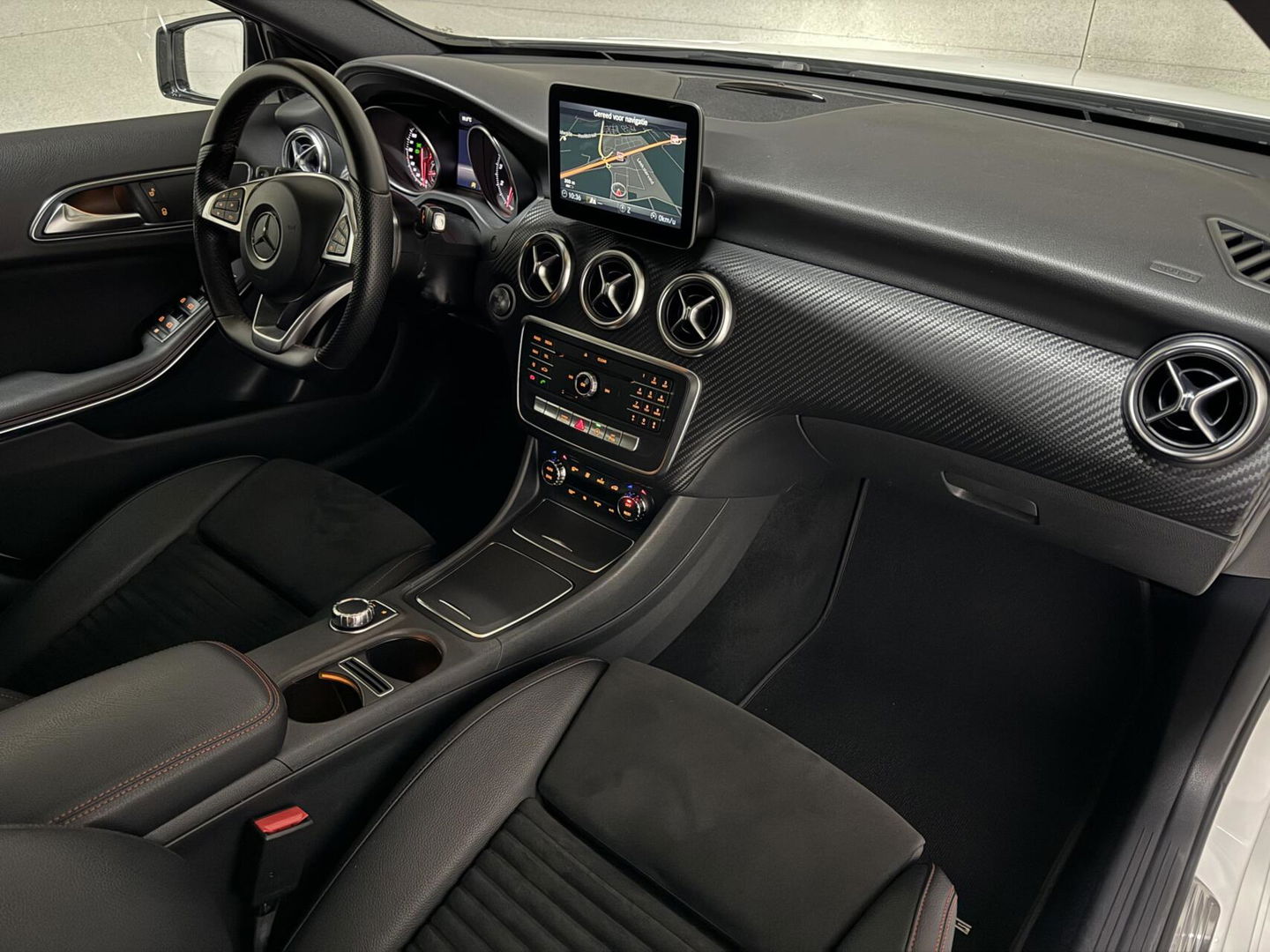 Mercedes-Benz A-Klasse 200 AMG Night Pano Navi Cruise Camera NAP