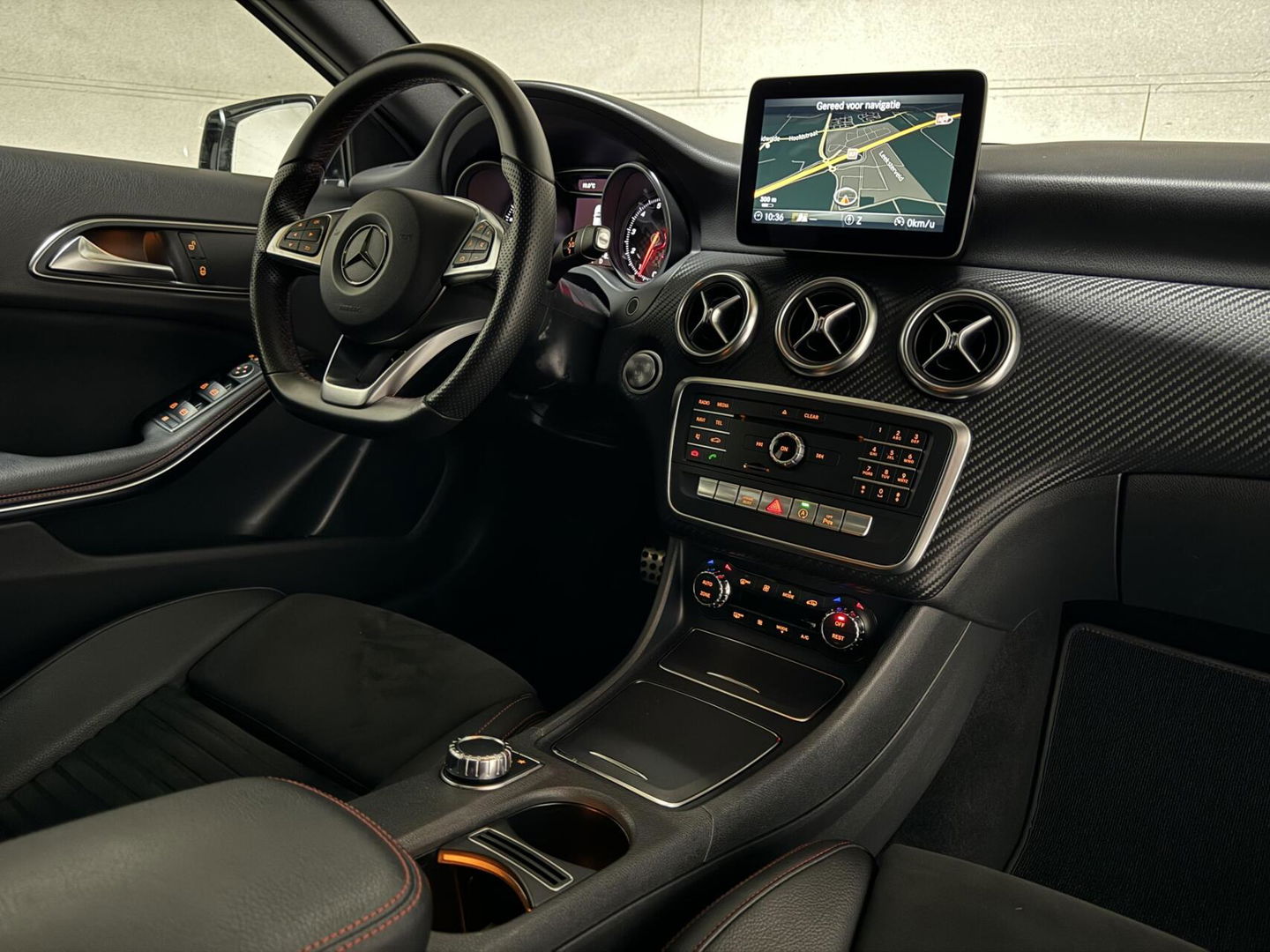 Mercedes-Benz A-Klasse 200 AMG Night Pano Navi Cruise Camera NAP